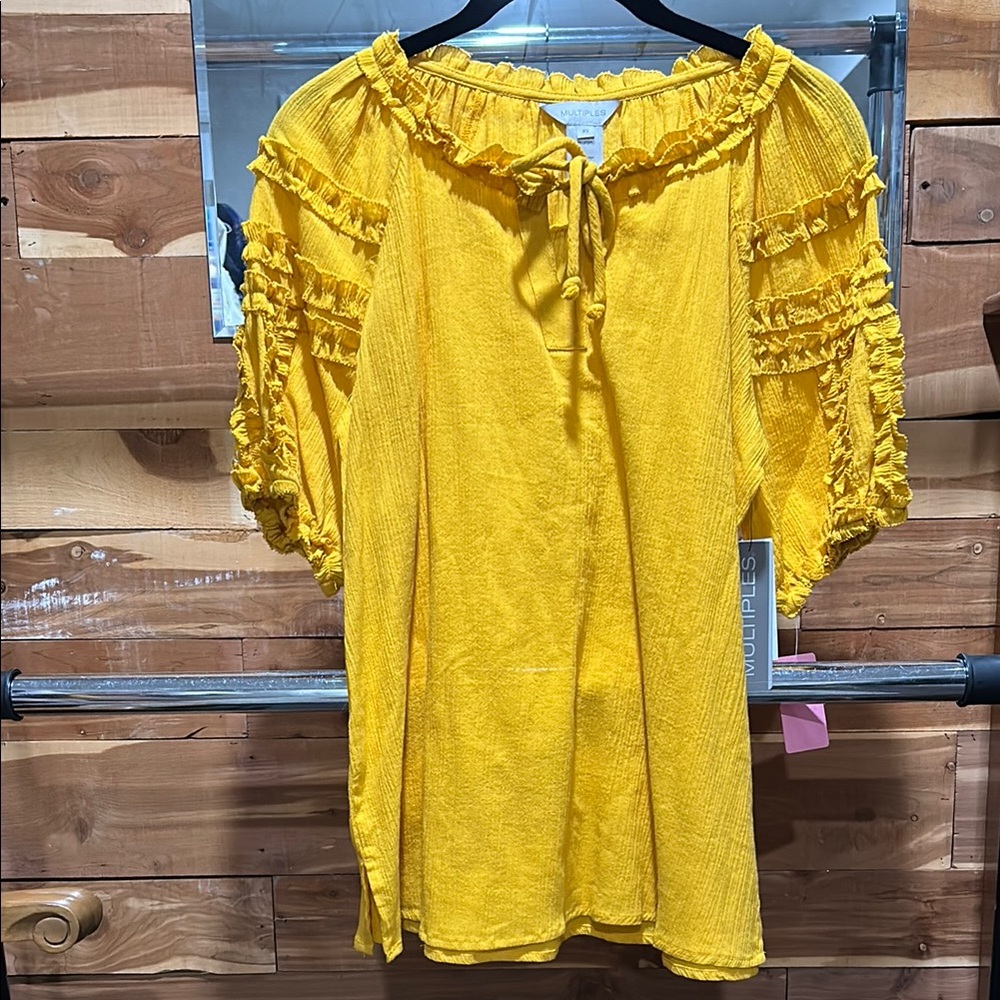 Boutique, Multiples Gold Ruffled Women's Top